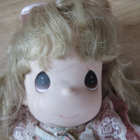 Precious Moments - 16" Doll - Lacey #1106 Limited Edition Vintage 1997 - Picture 3 of 8